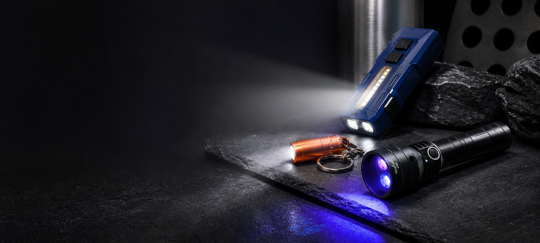 TANK007 professional white-light and UV flashlight brand banner